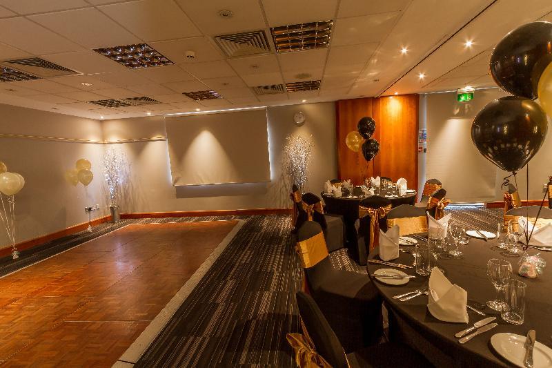 Holiday Inn Reading South M4 Jct 11 By Ihg Dış mekan fotoğraf
